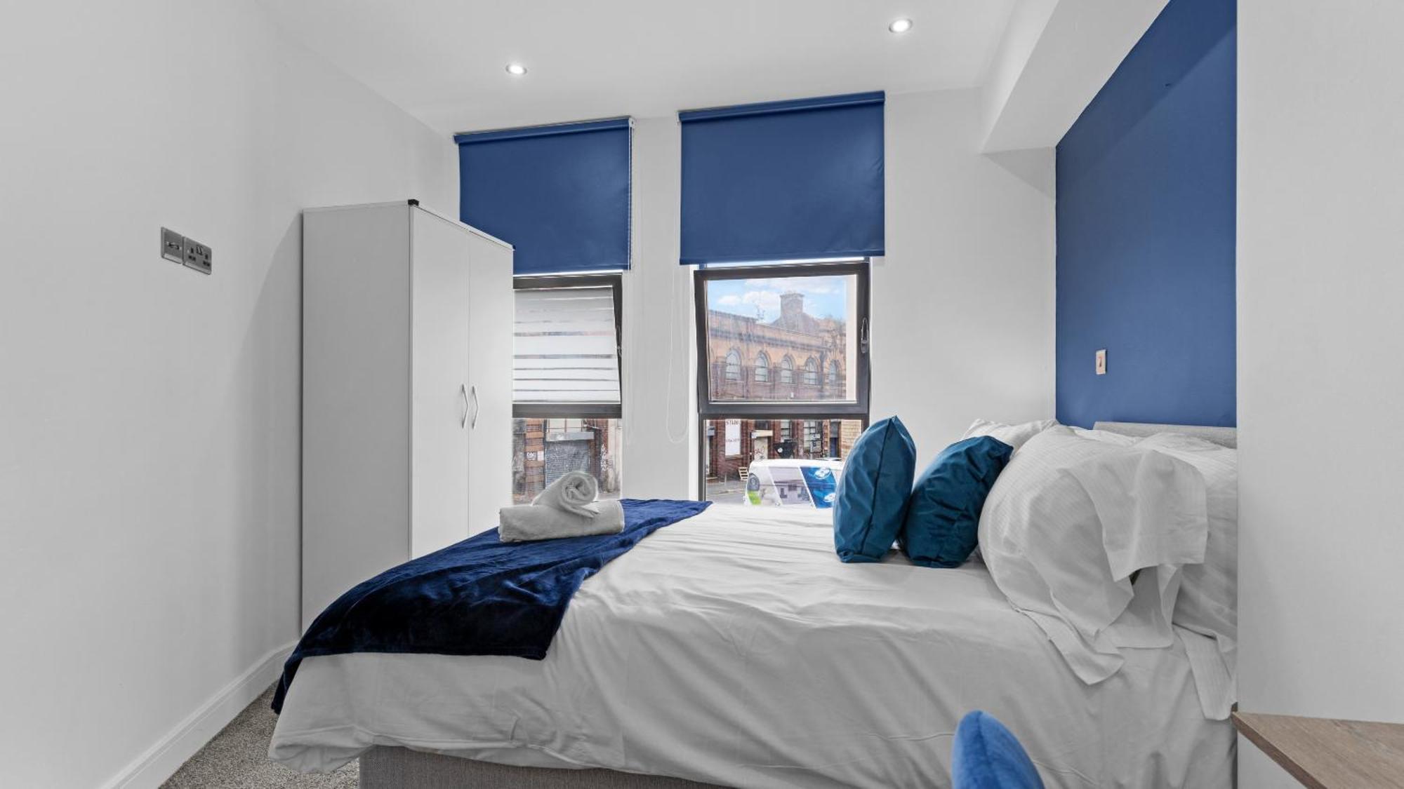 Apartment Imperial Quarters Luxury 2 Bed In Centre Snow Hill Perfect For Business, Leisure And Family