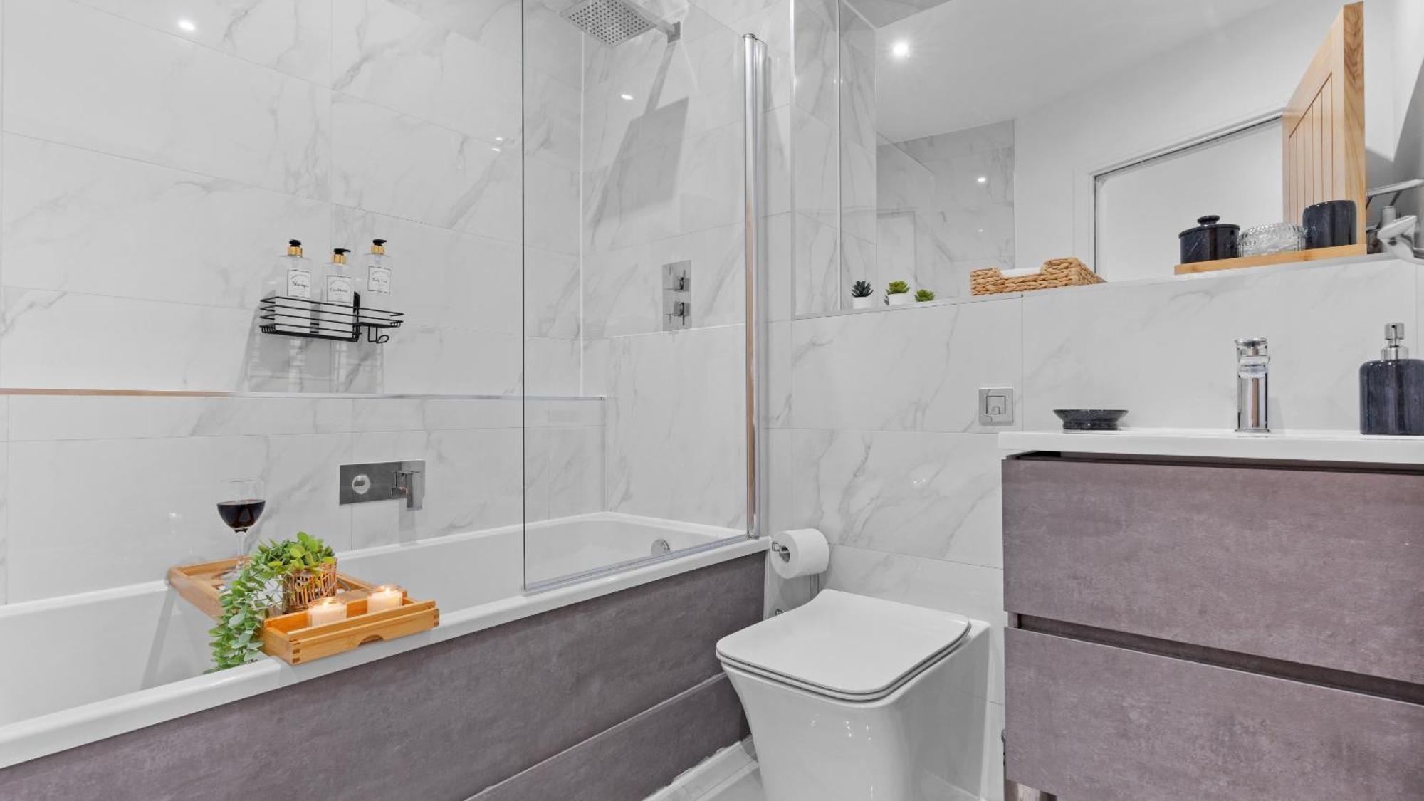 Imperial Quarters Luxury 2 Bed In Centre Snow Hill Perfect For Business, Leisure And Family Apartment *