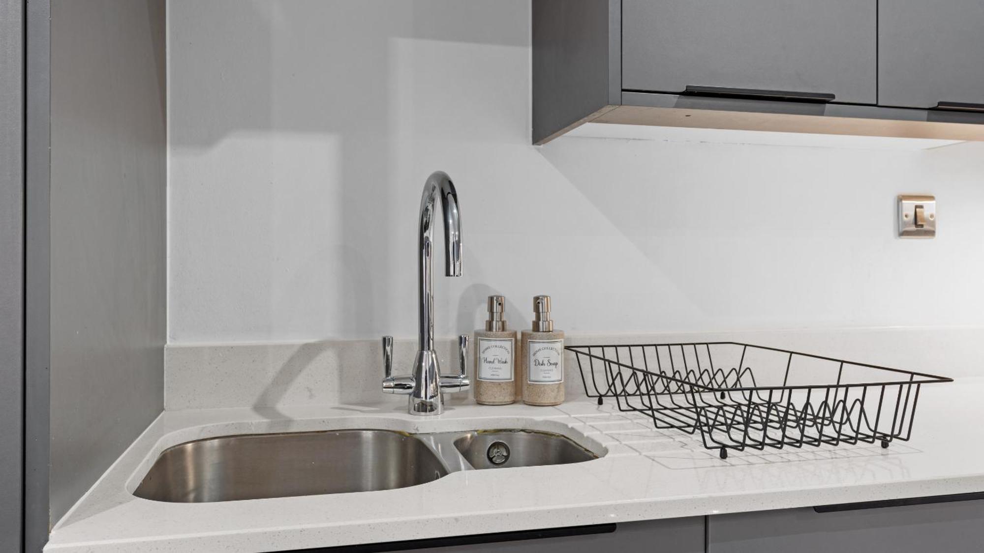 Apartment Imperial Quarters Luxury 2 Bed In Centre Snow Hill Perfect For Business, Leisure And Family Birmingham